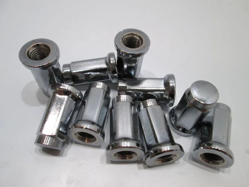 jaszmotor_webshop_felni_csavar_m10x1,25_(krom)