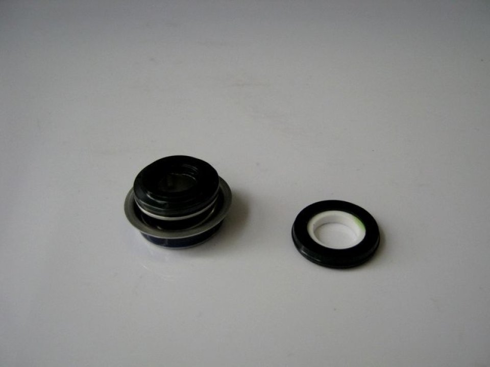 jaszmotor_webshop_vizpumpa_szimering_suzuki_lta_700___750_-_17470-02f00